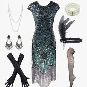 Elegant Green Flapper Dress with Accessories